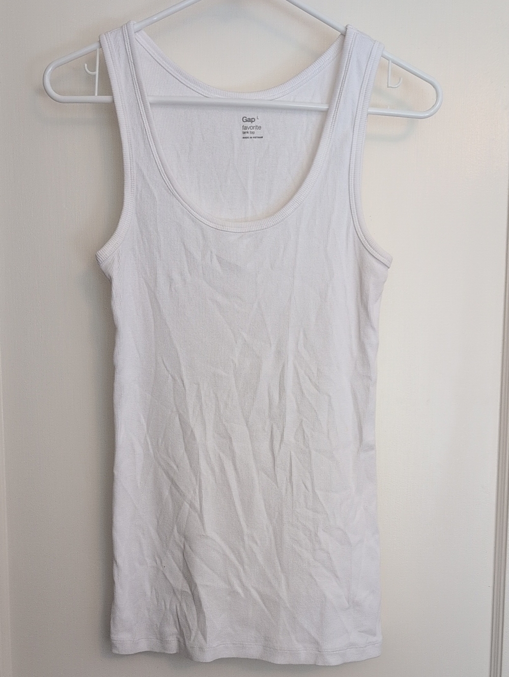 GAP White Ribbed Cotton Tank Top - Scoop Neck